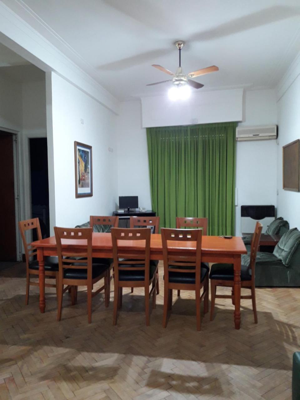 895 Avenida Pueyrredon Apartamento *